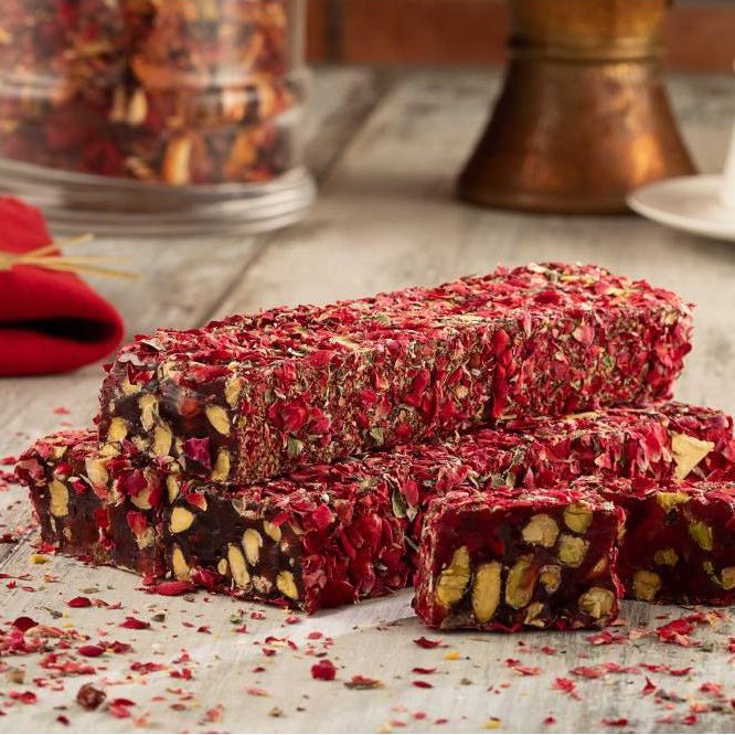 Ganik Sarsultan | Turkish Delight Pistachio Pomegranate Wick with Rose Petals