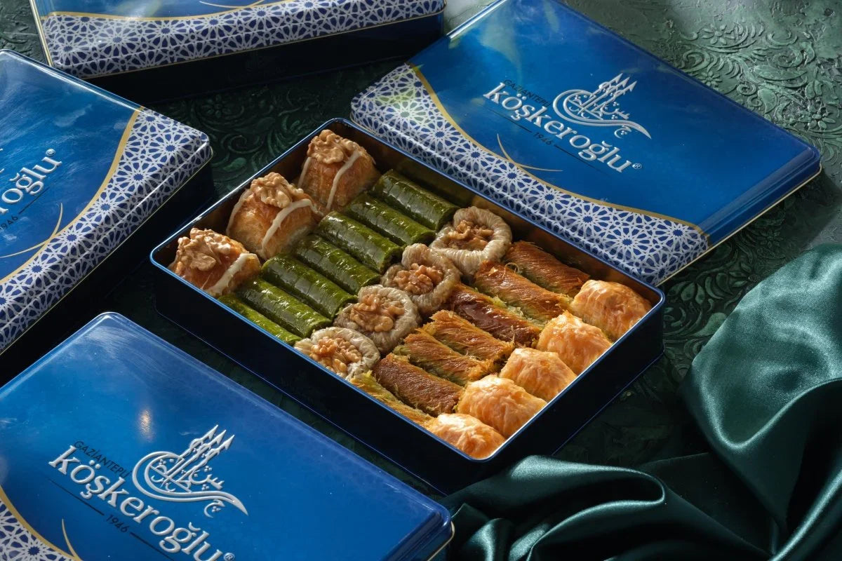كوشك أوغلو | بقلاوة مشكلة فاخرة في علبة معدنية للهدايا
